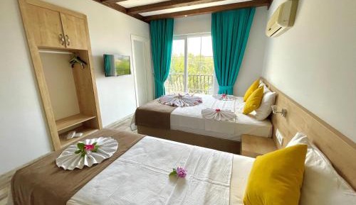 Triple Room with Balcony