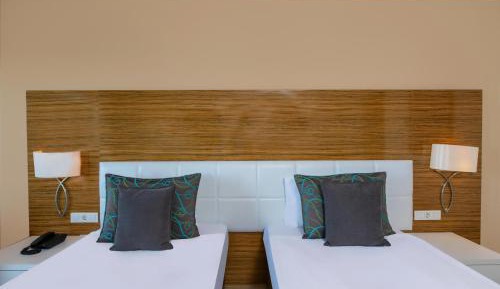 Aqua Standard Room