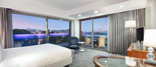King Deluxe Room with Marina View
