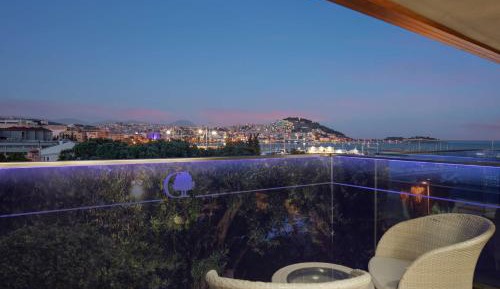 Twin Guest Room with View