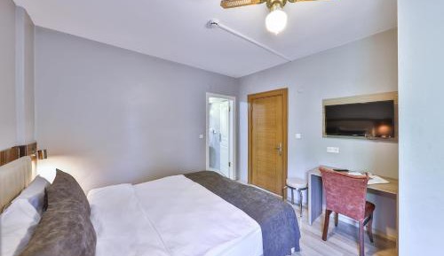 Double or Twin Room with Balcony
