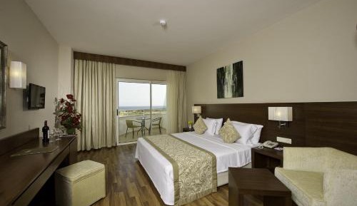 Double or Twin Room with Sea View