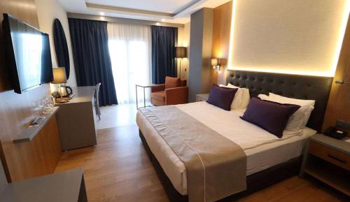 Deluxe Room with Garden View