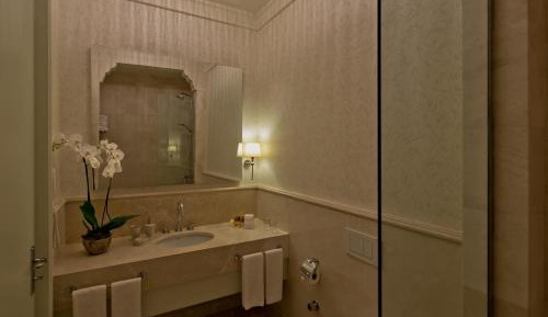Deluxe Home 1+1 BDR with City and Garden View