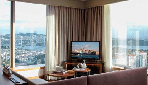 Corner Suite Bosphorus View With Lounge Access