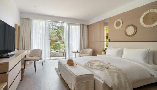 Deluxe Garden View Room