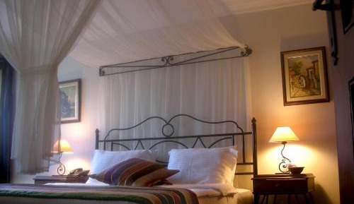 Deluxe Suite with Spa Bath