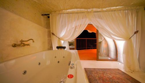 Queen Room with Spa Bath