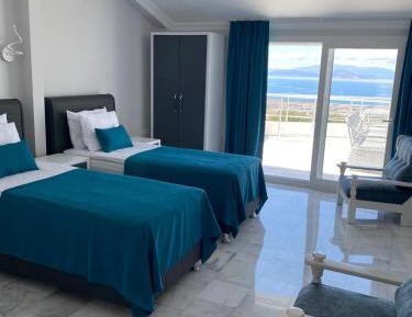 Deluxe Family Room