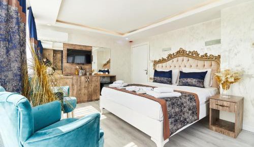 Double Room with Balcony and Sea View