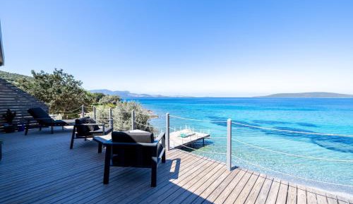 Villa - Beach Front