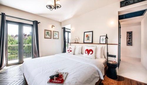 Deluxe Double Room with Balcony
