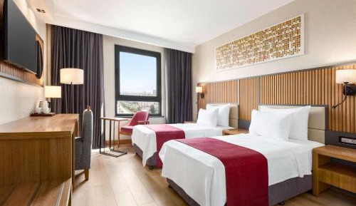 Suite with Two Single Beds- Non- Smoking