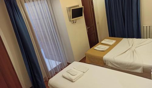 Standard Triple Room with Sea View