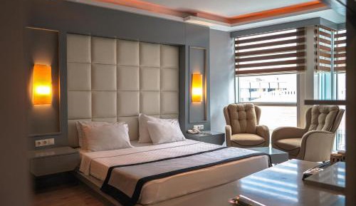 Junior Suite with City View