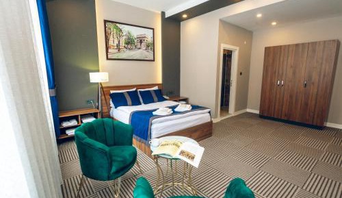 Deluxe Double Room with Castle View