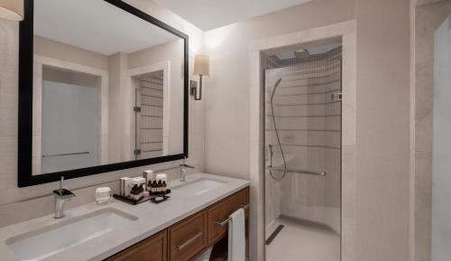 Junior Suite with Garden View