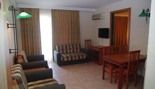 Family Suite (5 Adults)