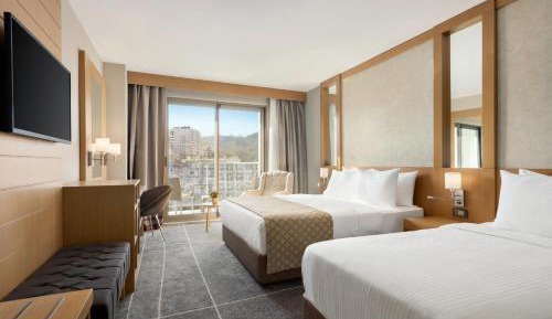 Double Room with Sea View - Mobility Access/Non-Smoking