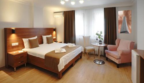 Double or Twin Room with Extra Bed