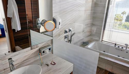 Deluxe Sea View Suite