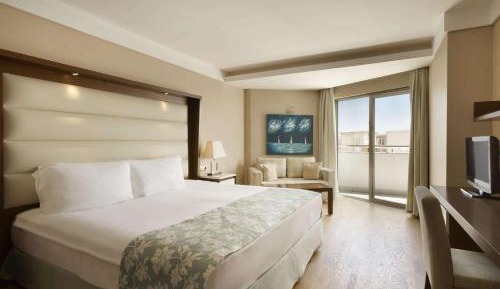 Deluxe Room with Side Sea View