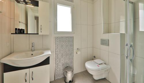 One-Bedroom Apartment - Entrance Floor