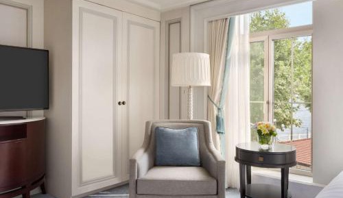 Executive Suite with exclusive Horizon privileges