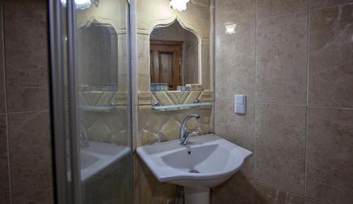 Economy Triple Room