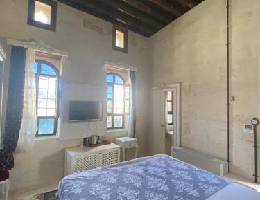Large Single Room