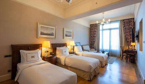 Grand Pera Studio Triple Room