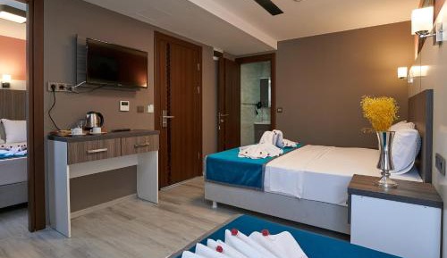 Deluxe Family Room
