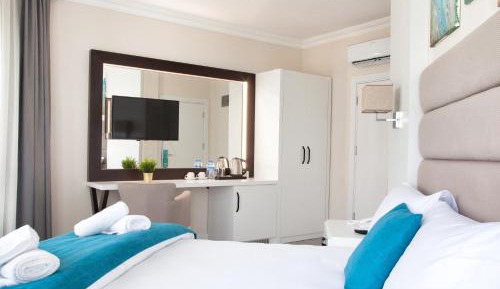 Double Room with Balcony (2 Adults + 1 Child)
