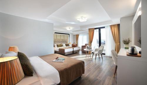 Junior Suite with Balcony