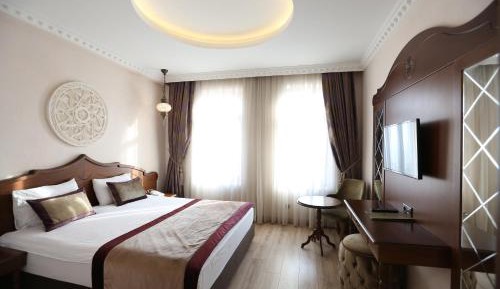 Standard Double or Twin Room with View