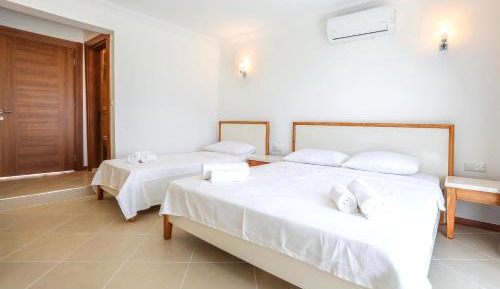 Triple Room with Terrace