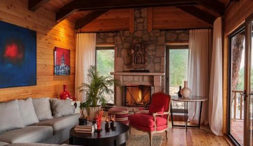 Deluxe Suite with Fireplace & Sea View