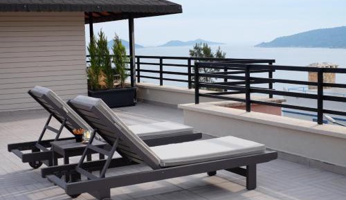 Deluxe Double Room with Balcony and Sea View