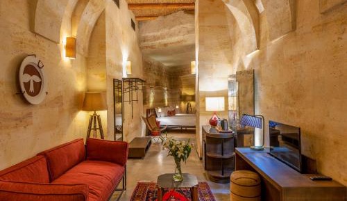 Cave Suite