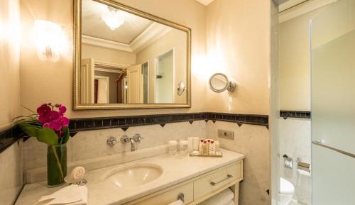 Deluxe Golden Horn Side  Room Twin