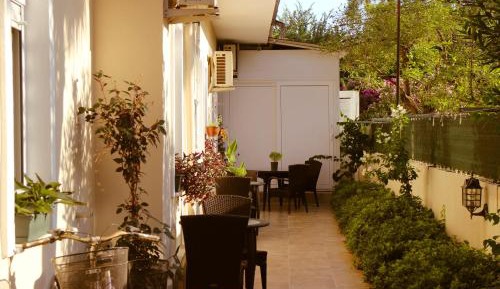 Small Double Room - Ground Floor