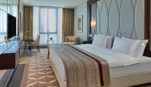 Deluxe Room with Queen Size Bed