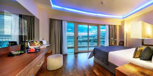 Standard Double or Twin Room (2 Adults)
