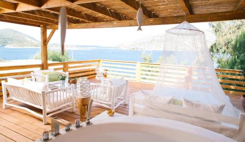 Honeymoon Room with Terrace Jakuzzi