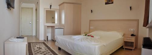 Superior Single Room with Lake View