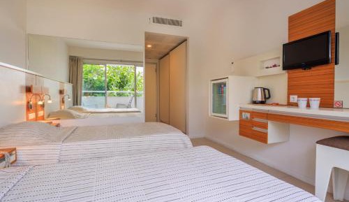 Standard Twin Room with Land View