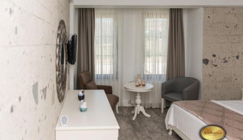 Double Room with Balcony (2 Adults + 1 Child)