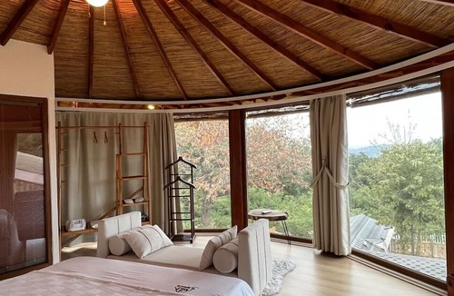 Sapanca Villa | Villa with Pool, Backyard and Jacuzzi in Sapanca