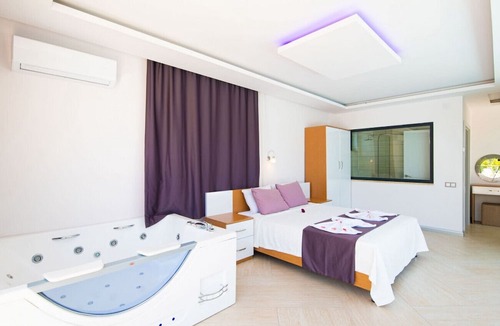 Sarıbelen Villa | Dreamy Villa with Private Pool and Jacuzzi in Kas