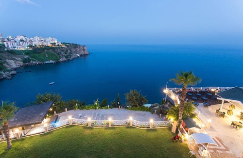 Eski Lara Hotel | Falcon Hotel